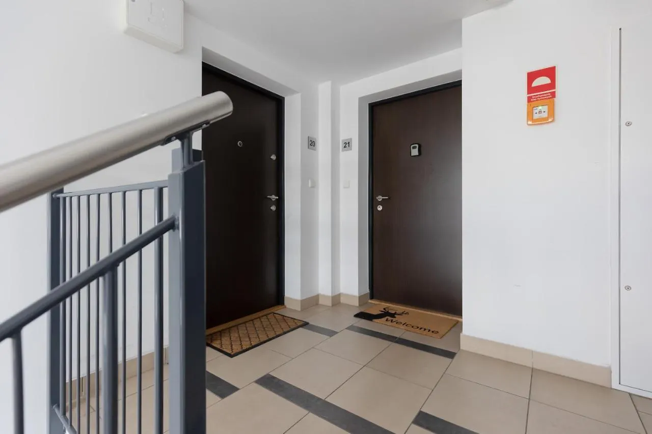 Comfy & Trendy Studio Apartment Warsaw Wola By Noclegi Renters 0*,  Polónia
